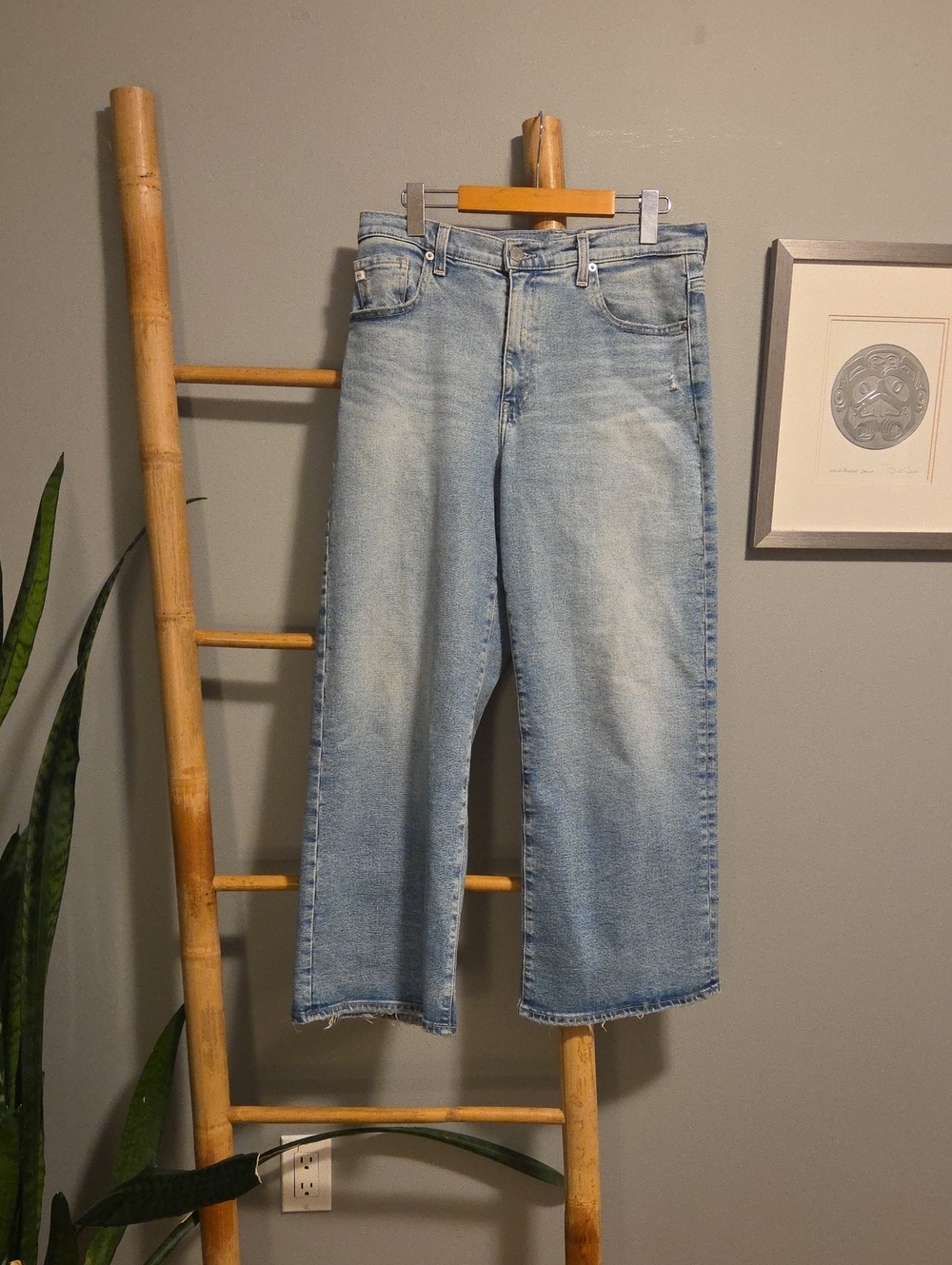 Ag Adriano Goldschmied SAIGE Straight-Leg Cropped Jeans - Picture 2 of 10